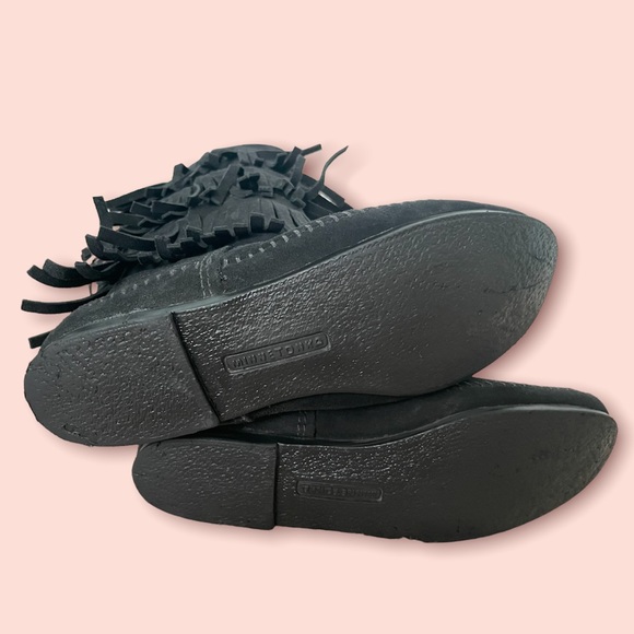 Minnetonka Fringe Moccasin Boots - Picture 5 of 12